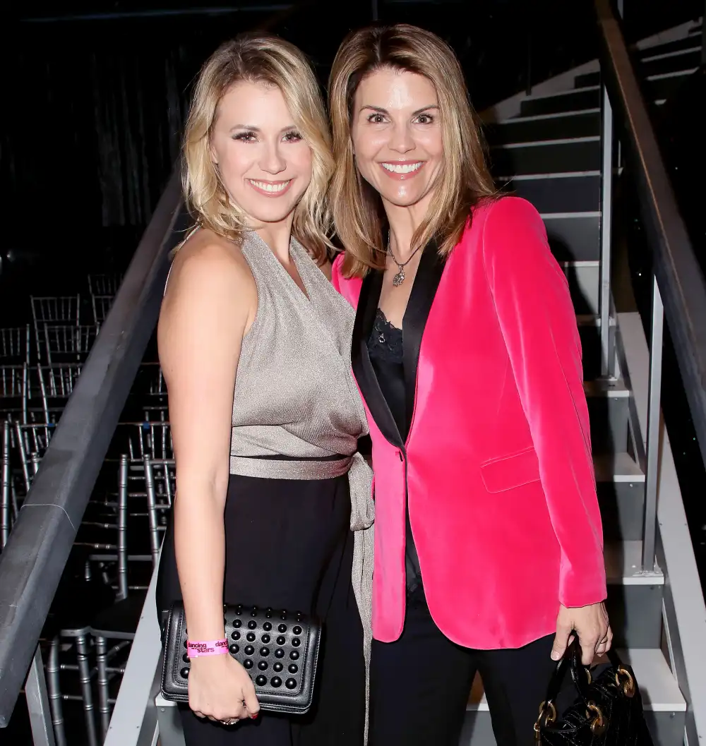 Jodie-Sweetin-and-Lori-Loughlin