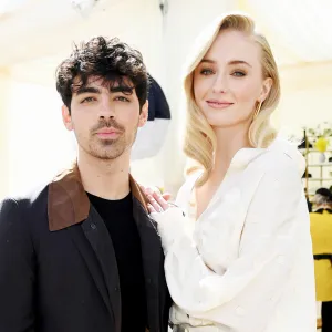 Joe-Jonas-Sophie-Turner-wedding-dress