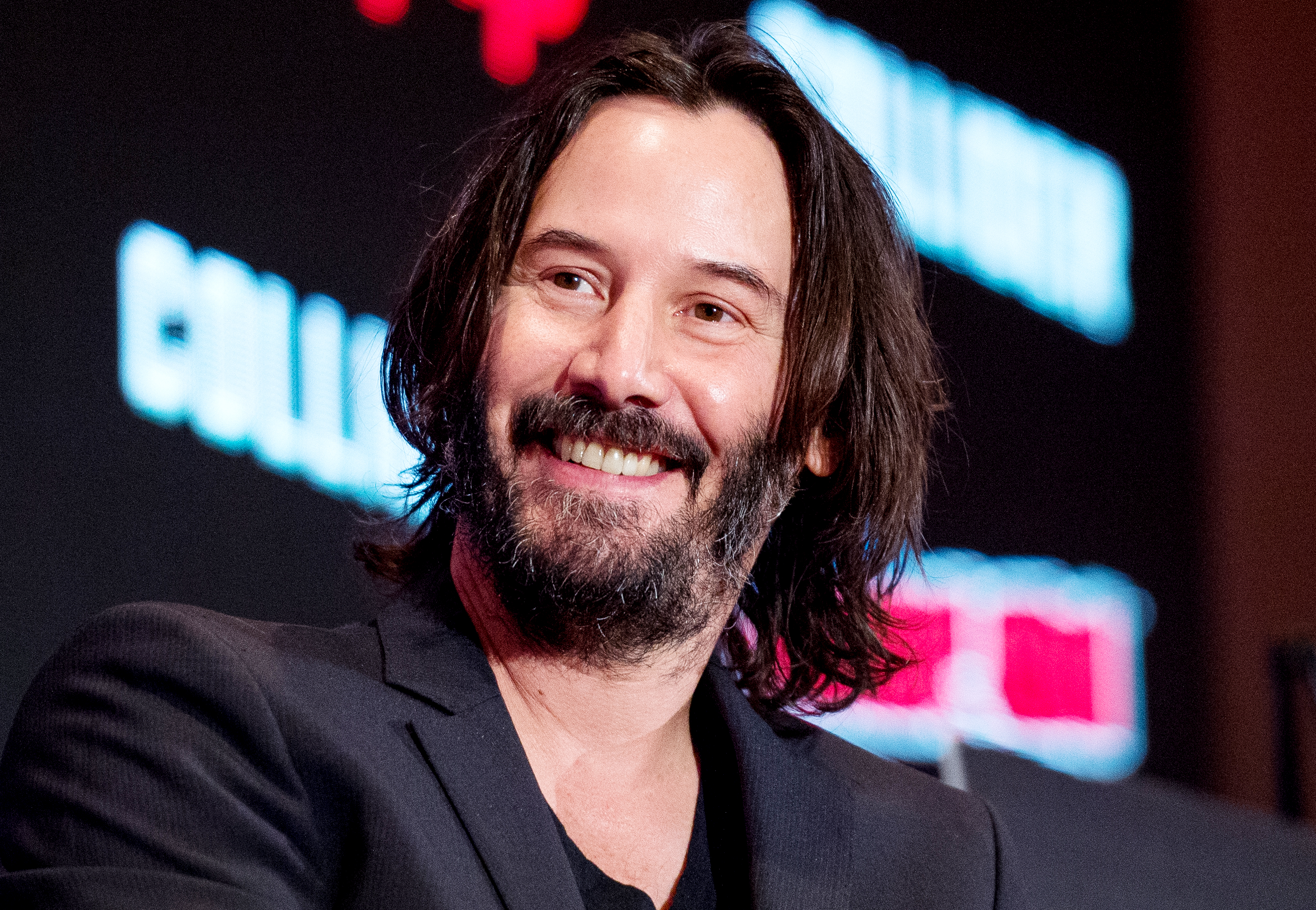 Keanu Reeves Leaves Heartwarming Note Fan Sign