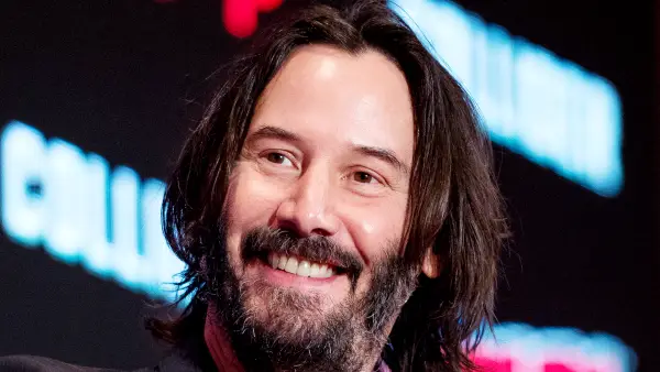 Keanu Reeves Leaves Heartwarming Note Fan Sign