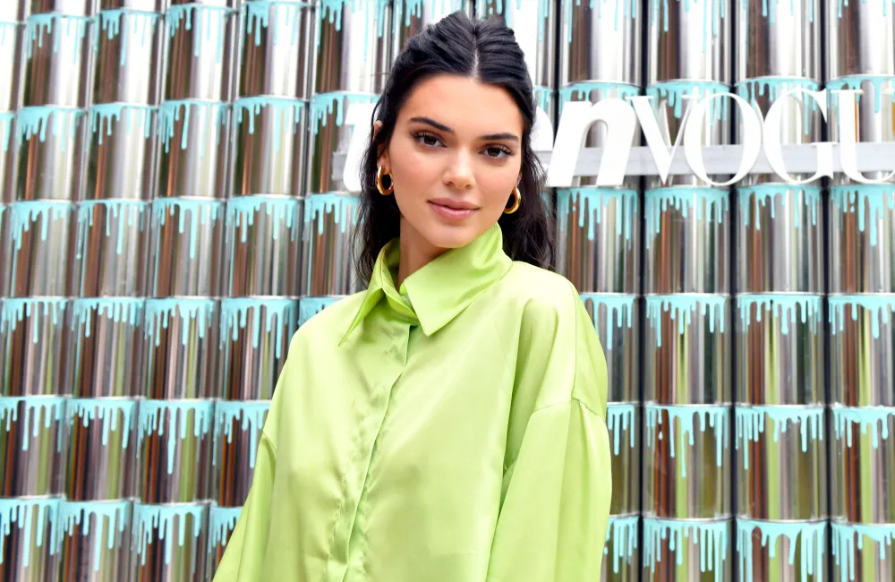 Kendall Jenner Does the #BottleCapChallenge on a Jet Ski After Hailey Baldwin Nominates Her