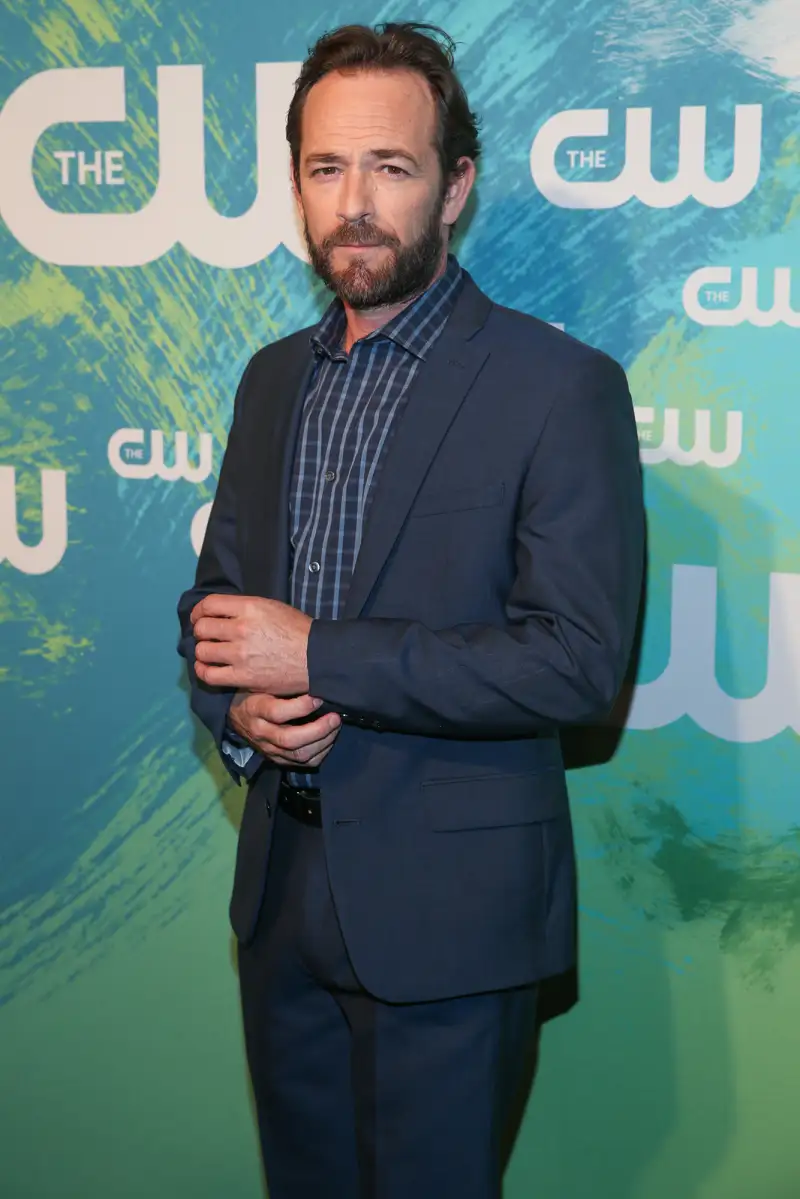 Luke Perry Applauded at ‘Once Upon a Time in Hollywood’ Premiere