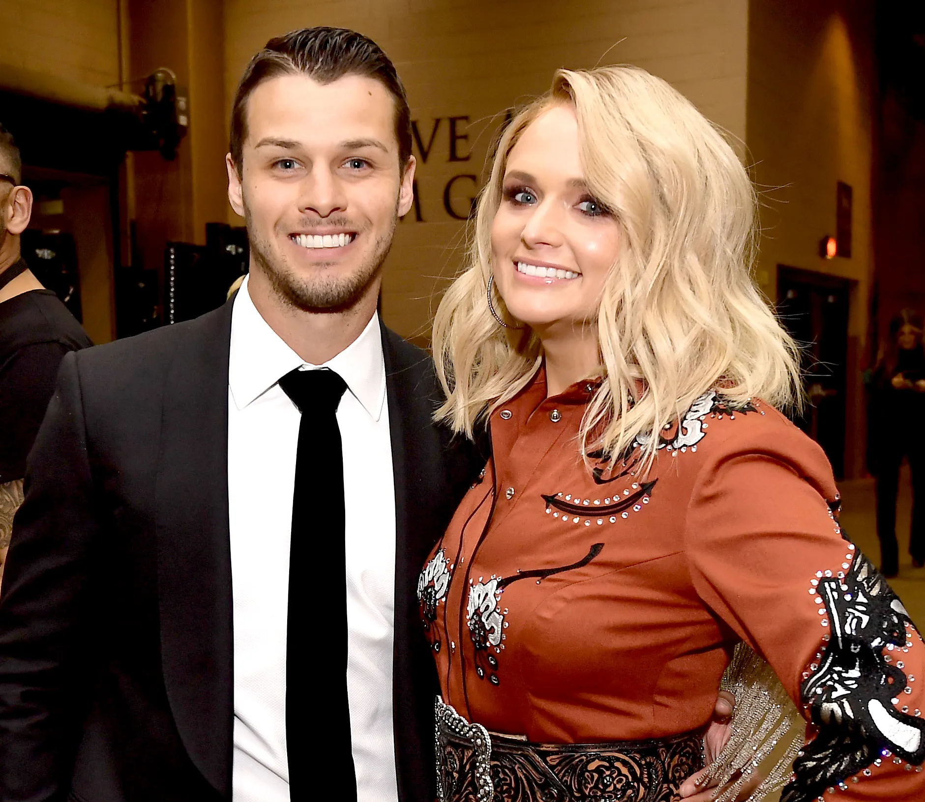 Miranda-Lambert-Promotes-Her-New-Single-With-a-Video-of-Shirtless-Husband-Brendan-McLoughlin-Doing-Laundry