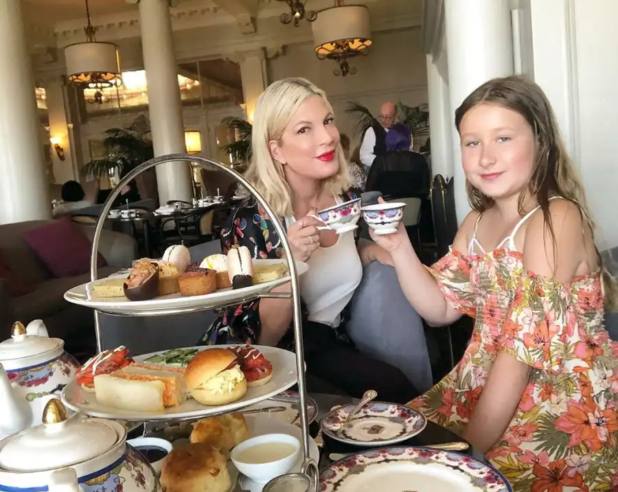 TORI SPELLING Stella Canada Day