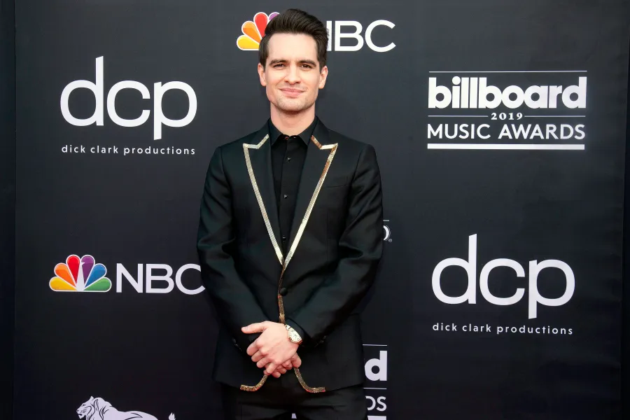 Taylor Swift vs Scooter Braun Celebs Take Sides Brendon Urie