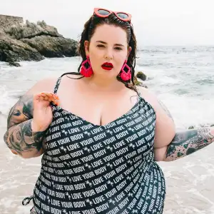Tess Holliday Looks Amaze in Love Your Body Bathing Suit on Nylon
