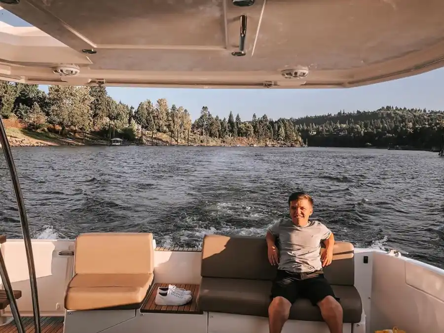 Tori-Roloff-Baby-Bump-4th-Anniversary-Date-Zach-Roloff