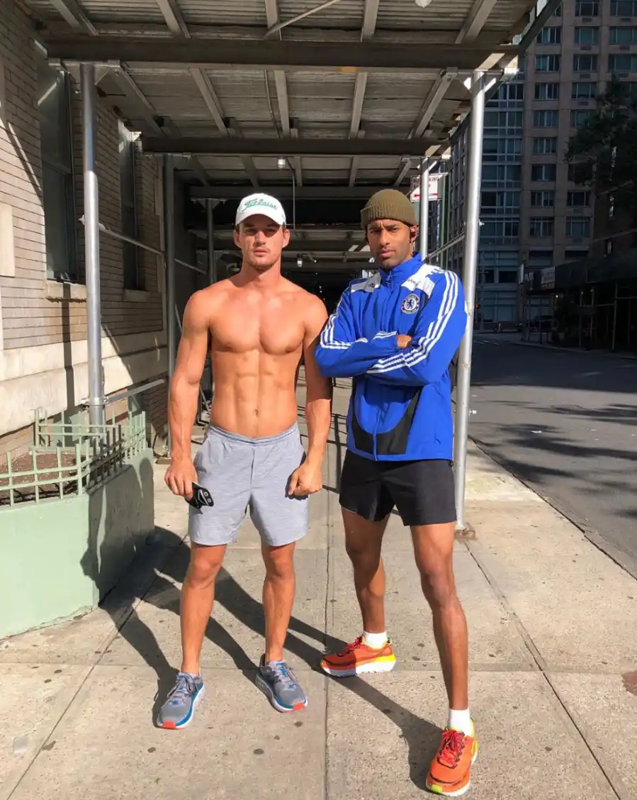 Tyler-Cameron-hot-photos-shirtless