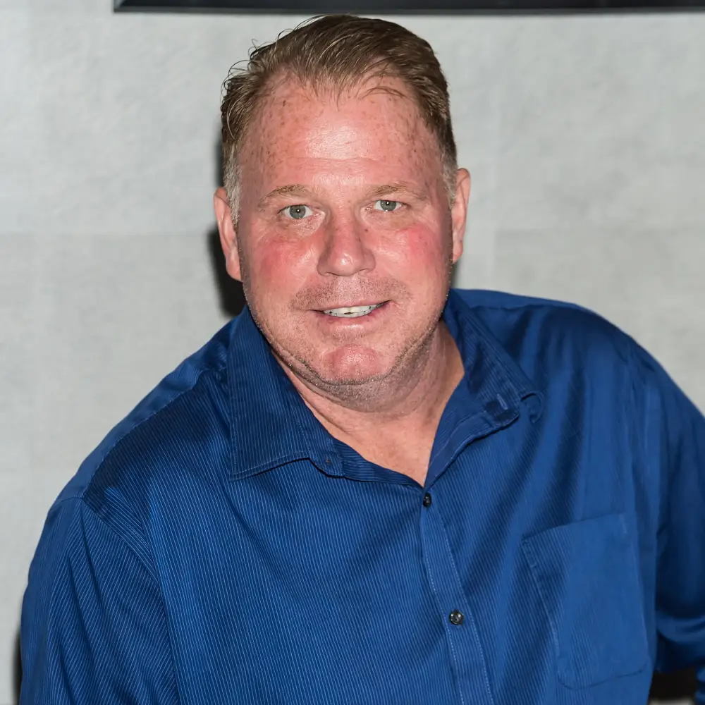 Duchess Meghan&rsquo;s Half-Brother Asks the Queen to Help Heal Family Rift