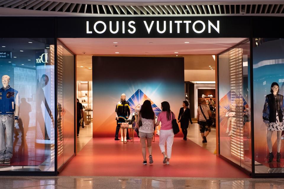 the top 10 most valuable luxury brands in the world