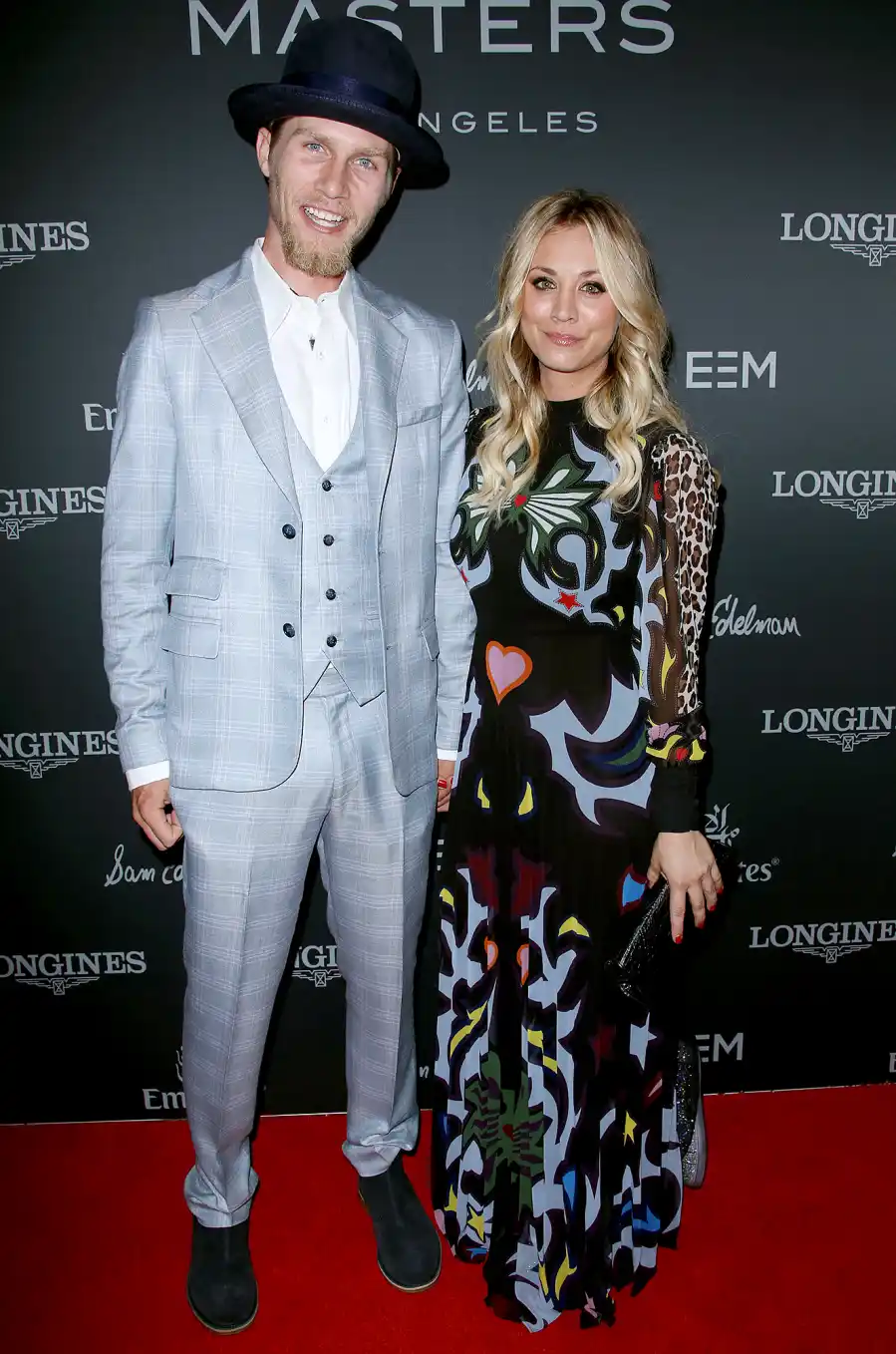 2-Kaley-Cuoco-and-Karl-Cook-carpet-debut