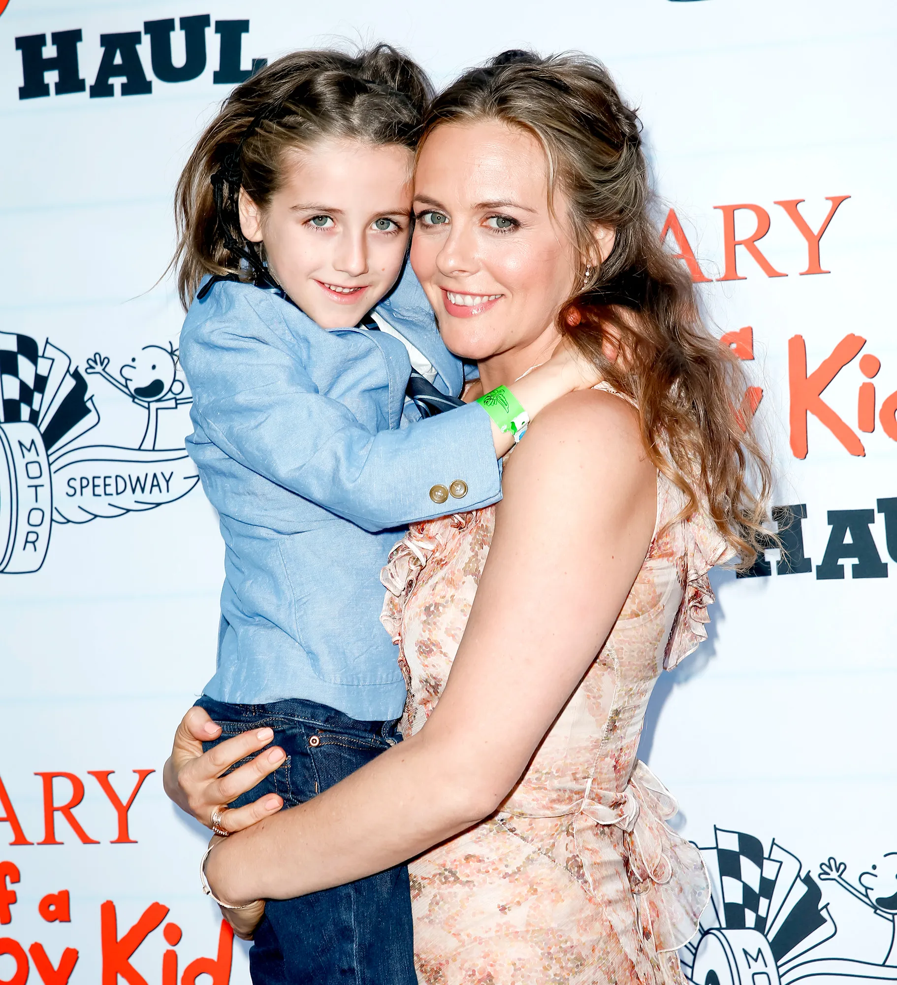 Alicia-Silverstone-Bear-Vegan