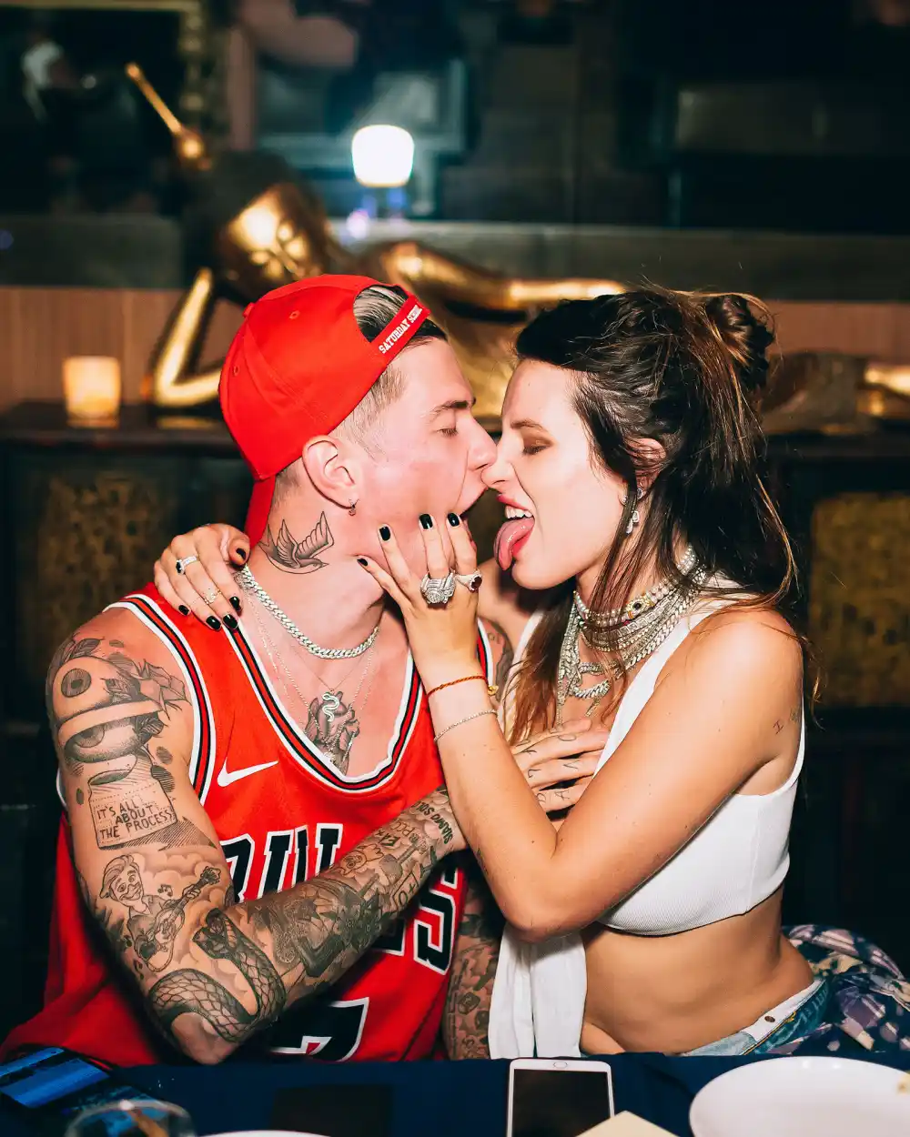 Bella Thorne and Bejnamin Mascolo Favor Pic Tao