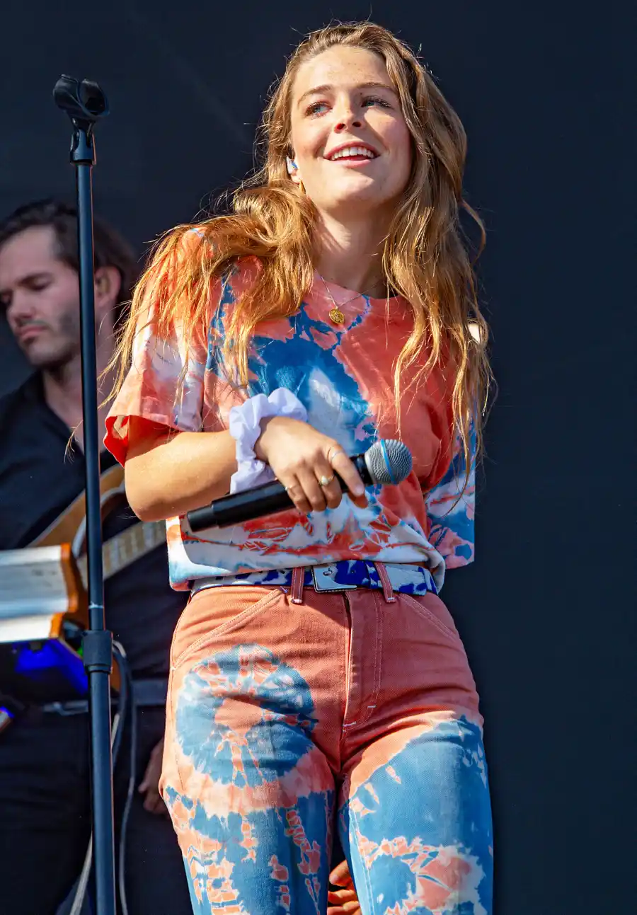 Celebs Wearing Tie-Dye - Maggie Rogers August 2, 2019