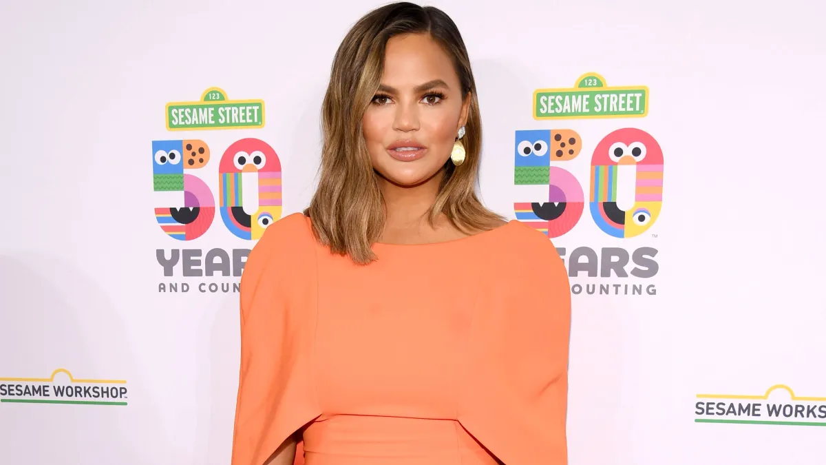 Chrissy Teigen Says Her Lips Are 'Going to Explode' as She Has Reaction to Altitude Sickness