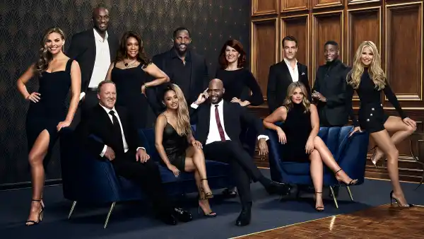 Dancing With The Stars Cast Group Photo Hannah Brown, Lamar Odom, Sean Spicer, Mary Wilson, Ally Brooke, ray Lewis, Karamo, Kate Flannery, James Van Der Beek, Lauren Alaina, Kel Mitchell, and Christie Brinkley