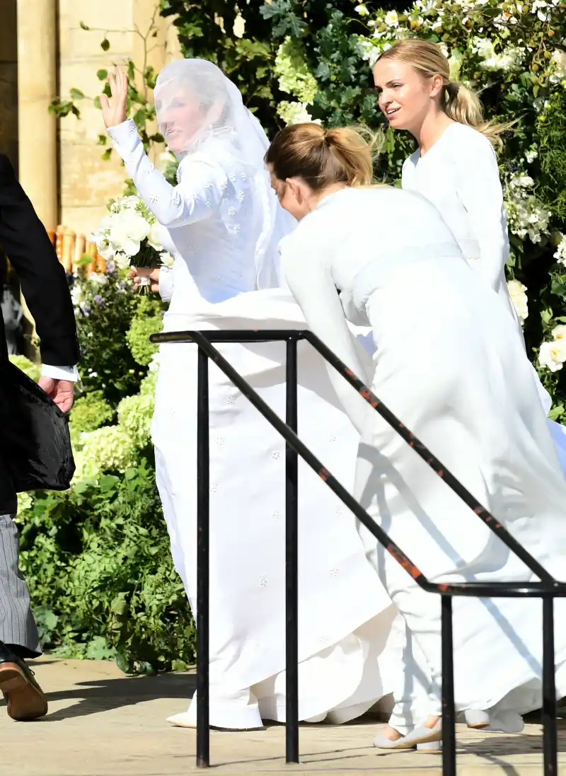 Ellie Goulding Marries Art Dealer Caspar Jopling