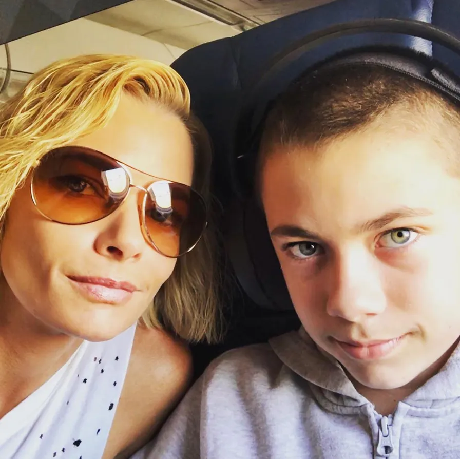 Jaime-Pressly-and-son