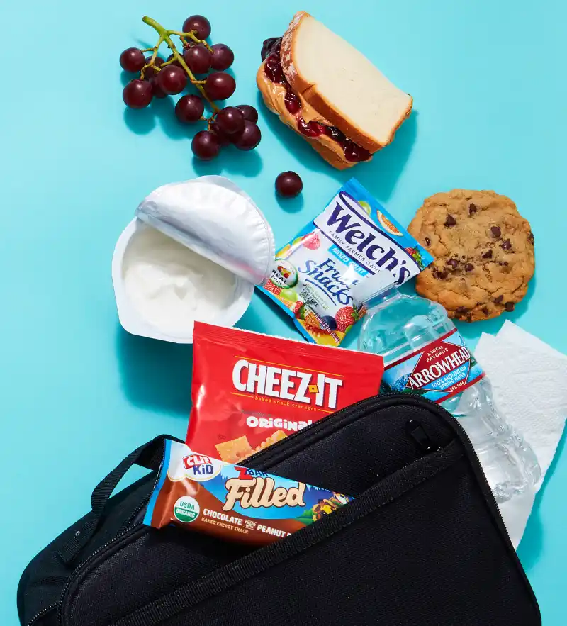 Jaime-Pressly-son's-lunchbox