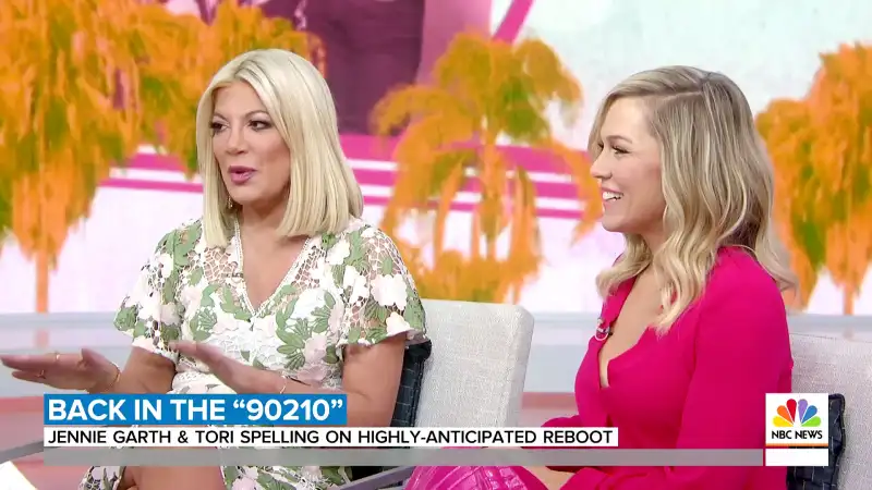 Jennie Garth Luke Perry Was With Us Every Second While Filming BH90210