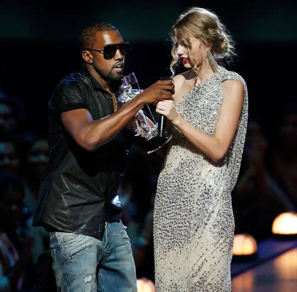 Beyonce Cried After Kanye West Interrupted Taylor Swift&rsquo;s 2009 VMAs Speech