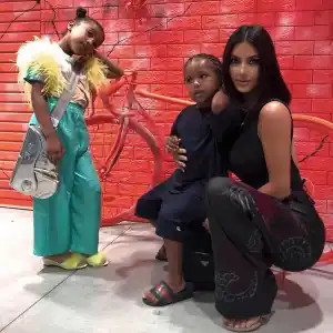 Kim-Kardashian-and-kids-summer-vacation