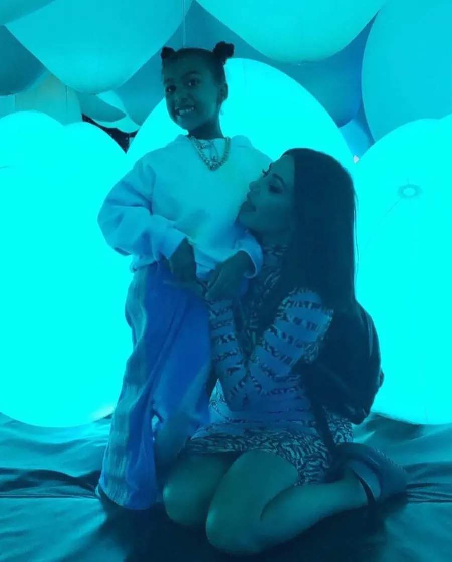 Kim-Kardashian-and-kids-summer-vacation