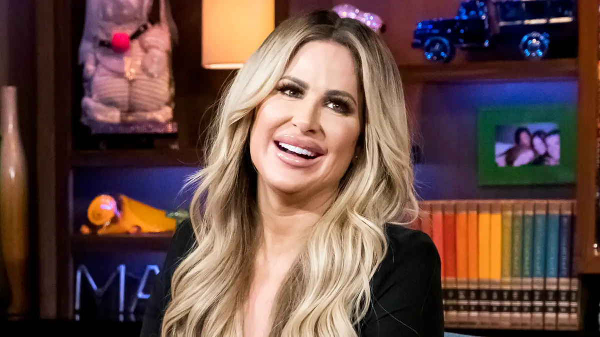 Kim-Zolciak-wine-suitcase