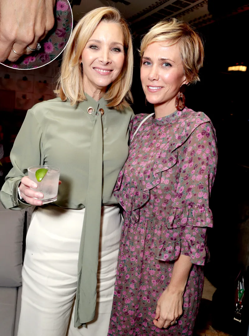 Kristen-Wiig-and-Avi-Rothman-engaged-ring