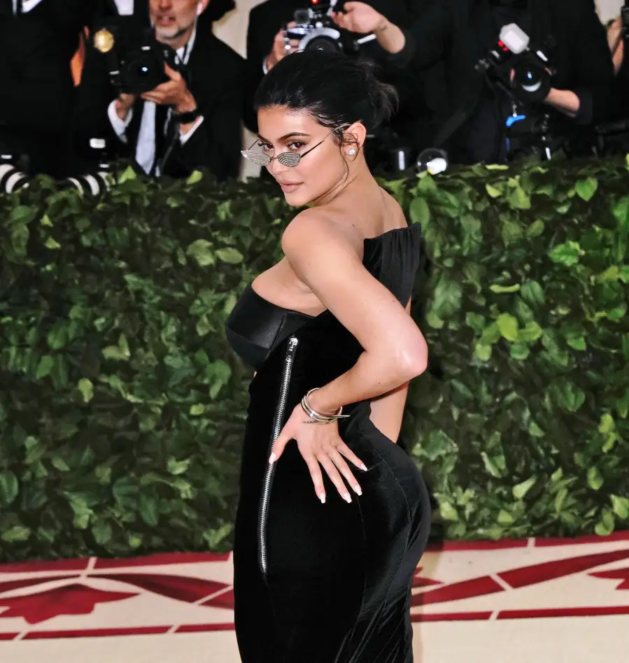 Kylie Jenner Through The Years 2019-Kylie-Becomes-Youngest-Billionaire