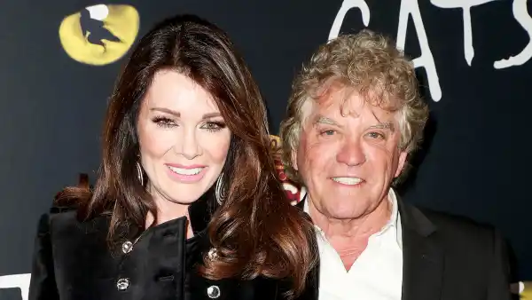 Lisa-Vanderpump-Celebrates-37th-Anniversary-to-Ken-Todd-With-Rare-Wedding-Throwback
