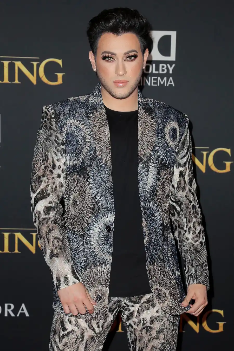 Manny MUA What's in My Bag