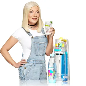 Tori-Spelling-90s-SodaStream