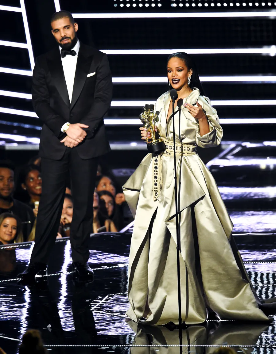 VMA’s Wildest Moments Rihanna The Quadruple Threat