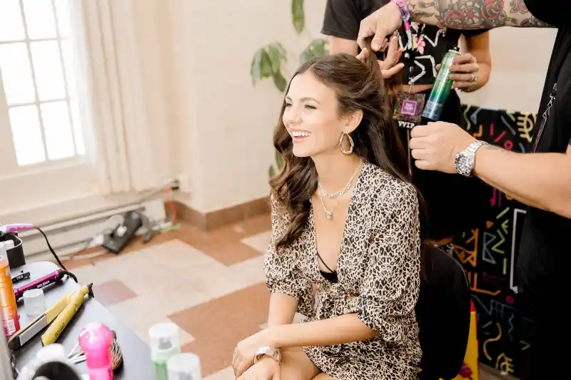 Online VIP Victoria Justice