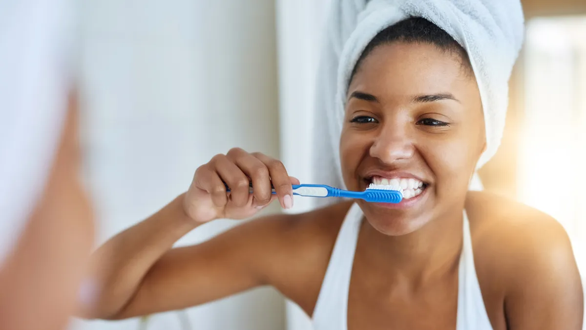 hed-getty-woman-teeth
