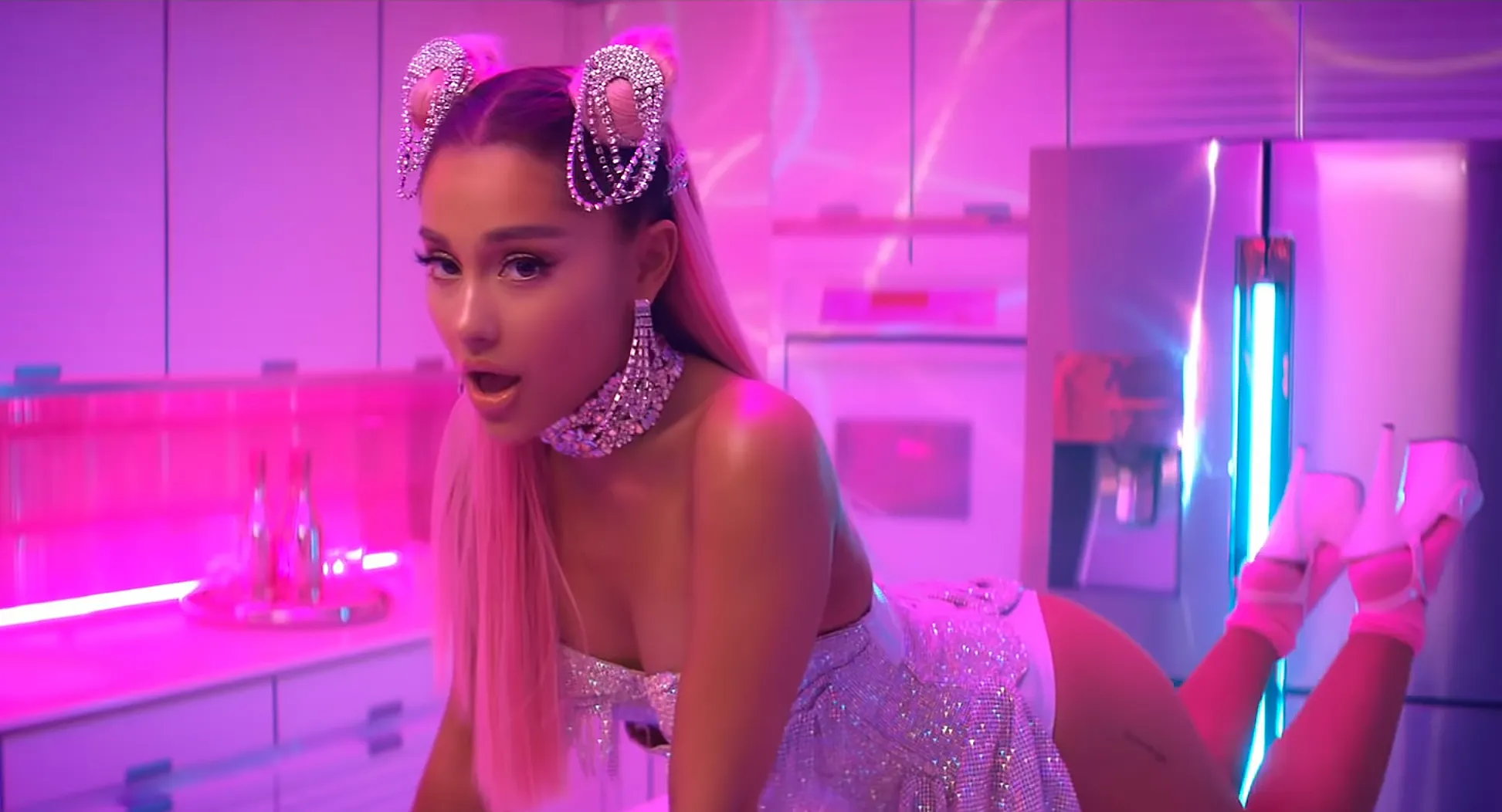 Ariana-Grande-7-Rings