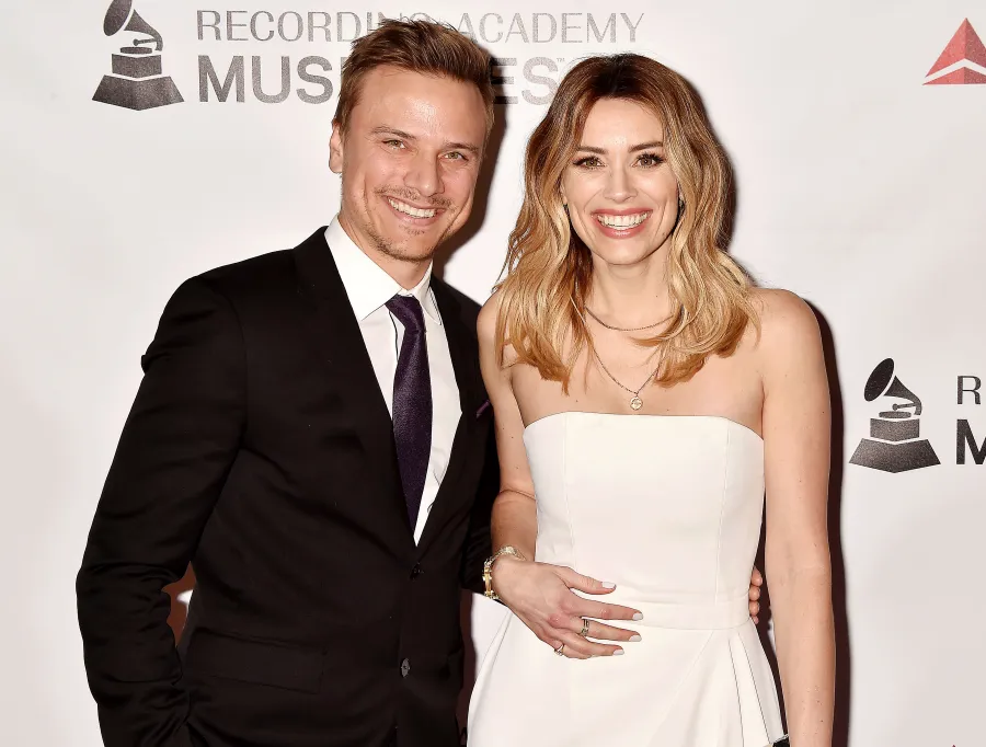 Arielle Vandenberg Matt Cutshall celebrities engaged 2019