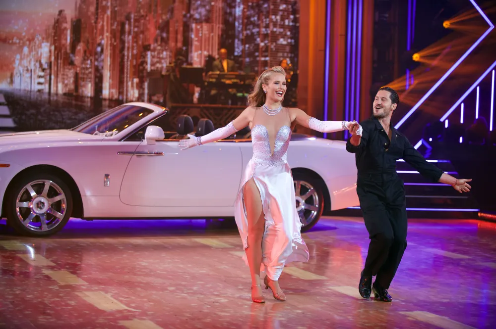 Christie Brinkley Talks 'Roller Coaster Emotions' After Dropping Out of 'DWTS', Gushes Over Daughter Sailor's Performance