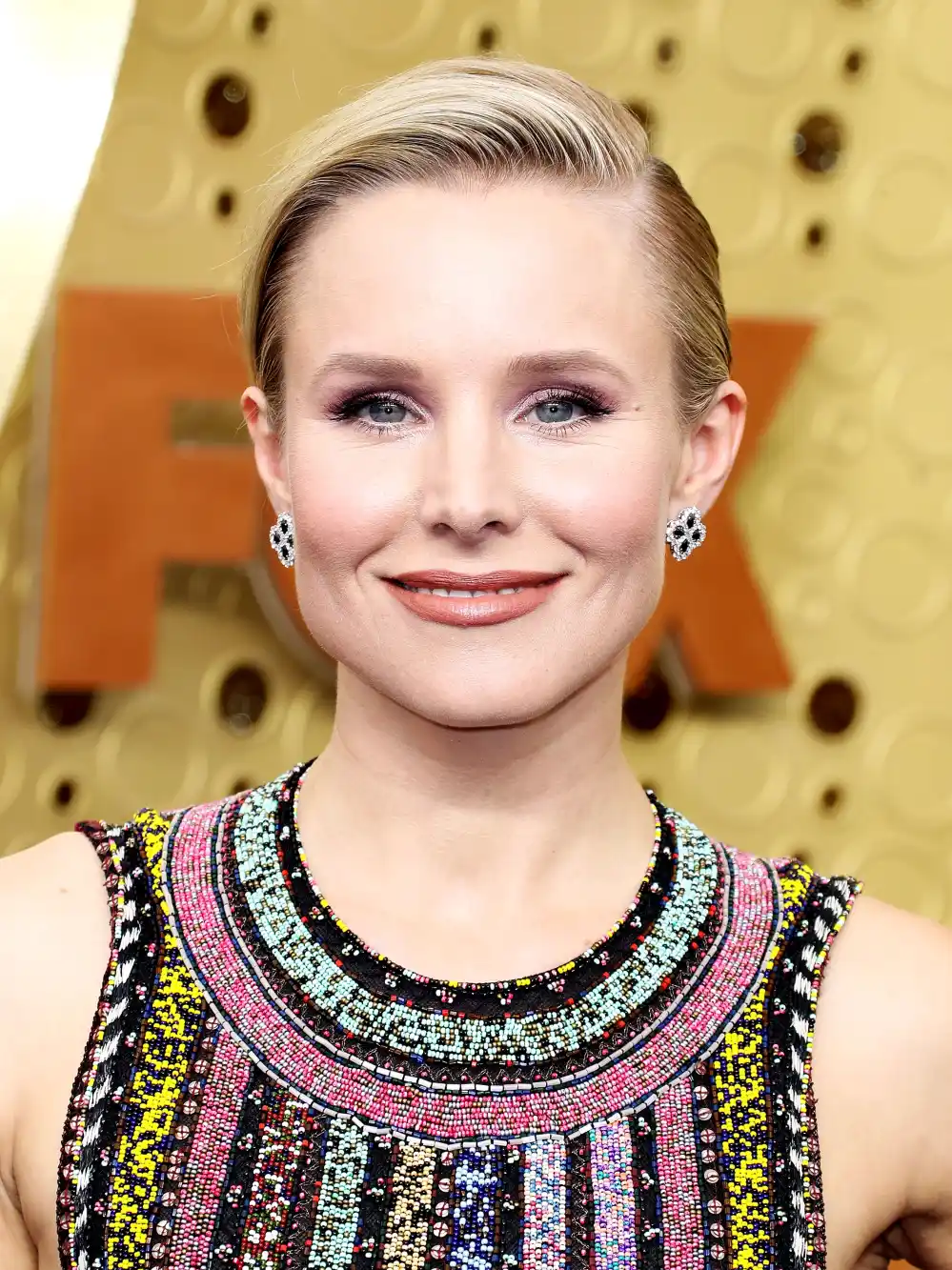 Getting Kristen Bell Colorful Emmys Eyeshadow