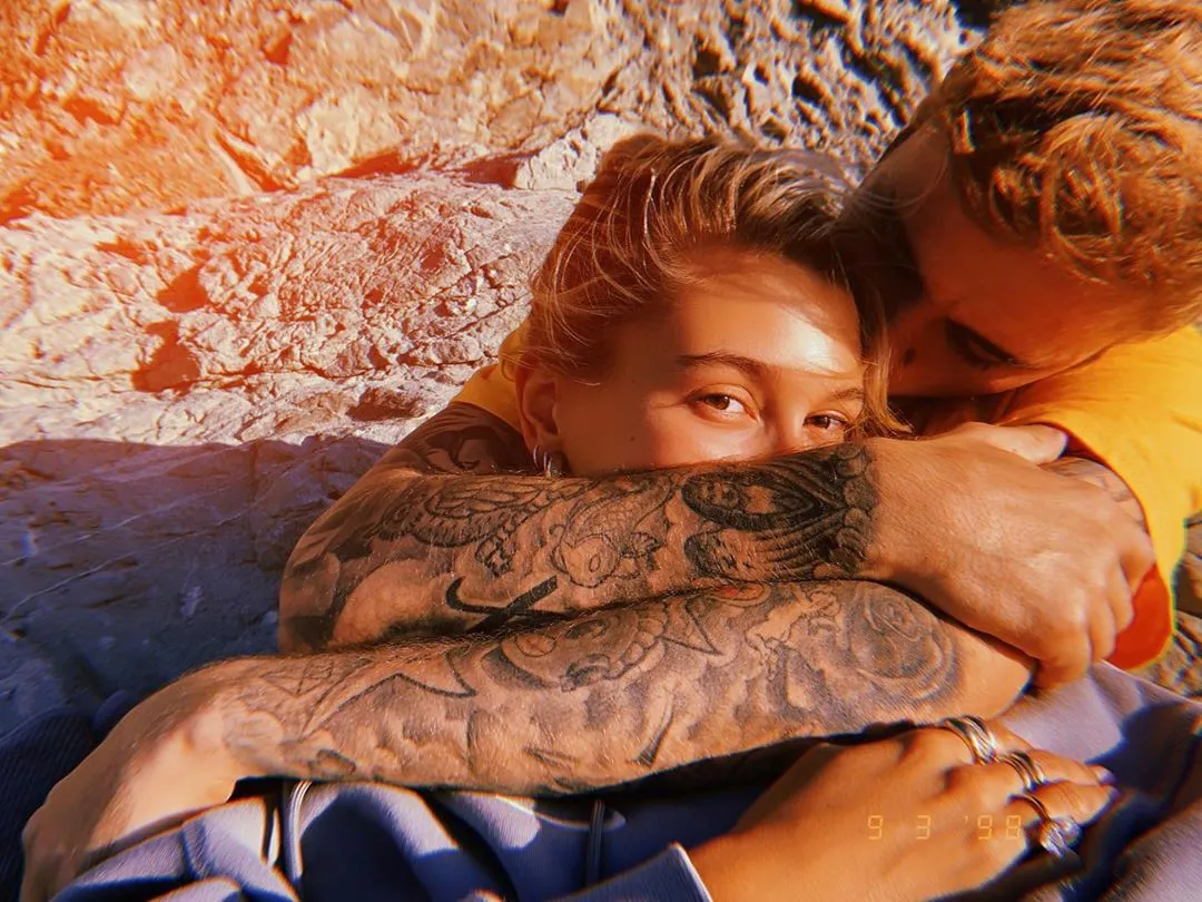 Hailey Baldwin Justin Bieber Have Beach Picnic