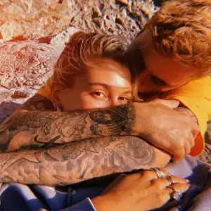 Hailey Baldwin Justin Bieber Have Beach Picnic
