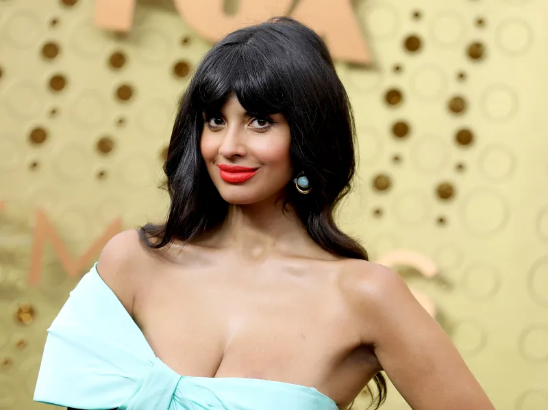 Jameela-Jamil-Did-Her-Own-Makeup-for-the-2019-Emmy-Awards