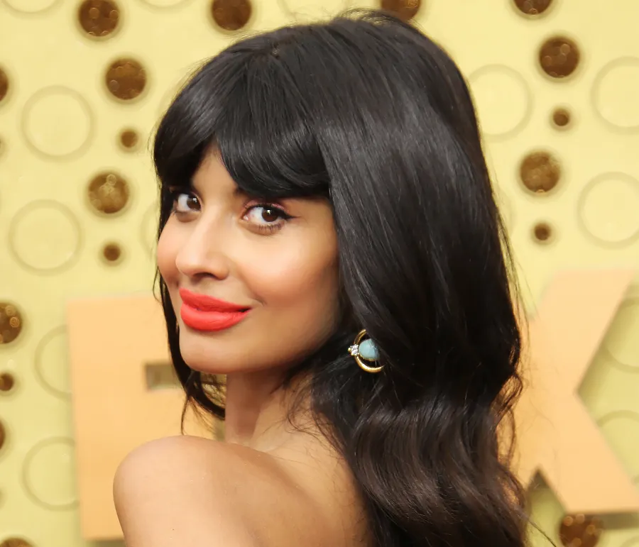 Jameela-Jamil-Emmys-2019-Makeup-2