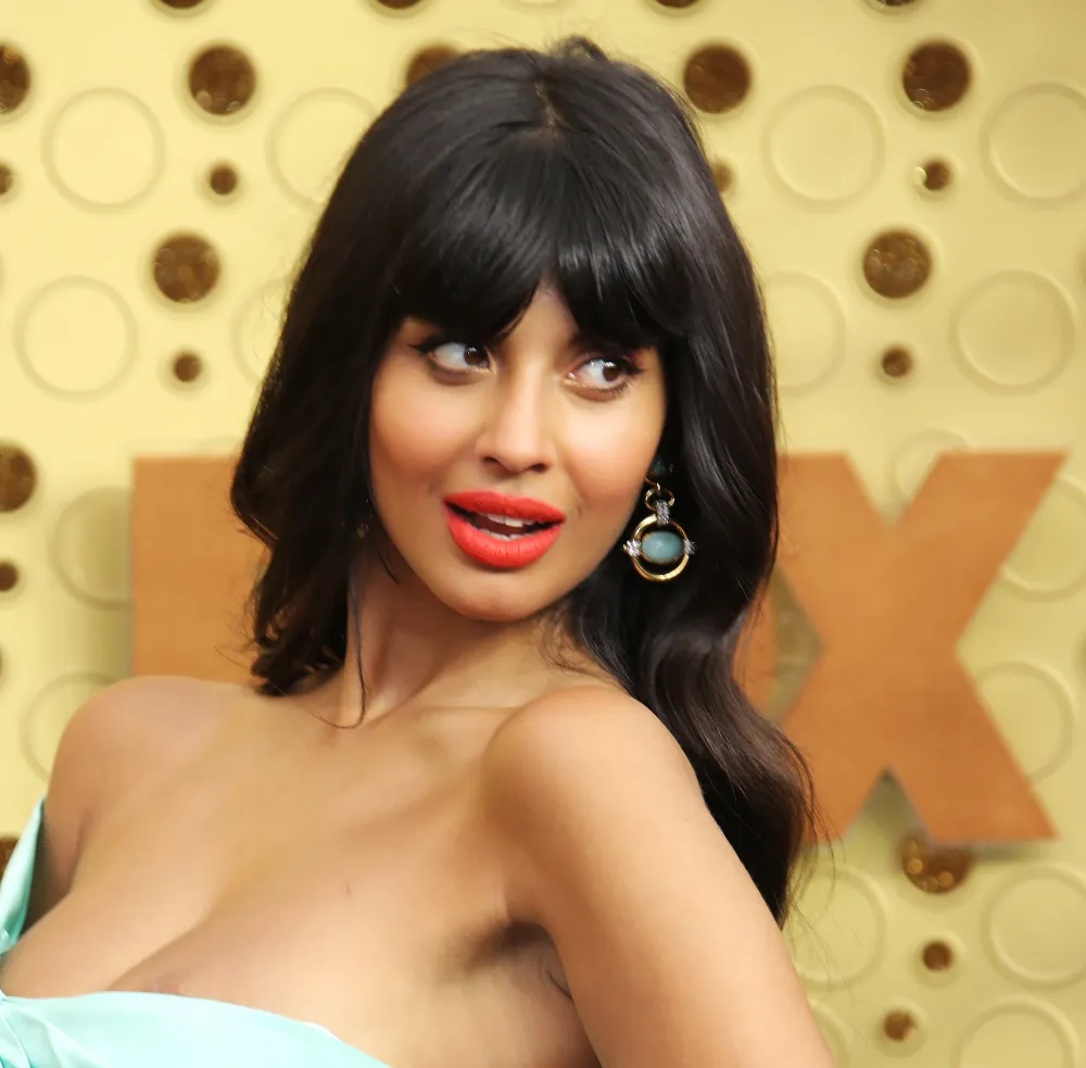 Jameela-Jamil-Emmys-2019-Makeup