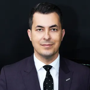 Celebrity Jeweler Jason Arasheben