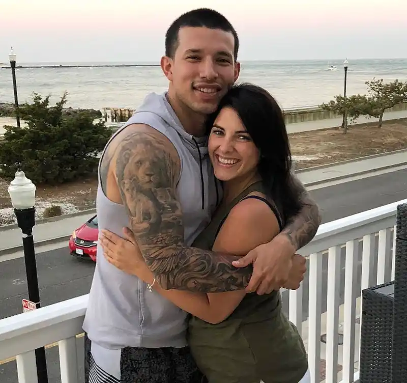 Javi-Marroquin-Lauren-Comeau-Fight