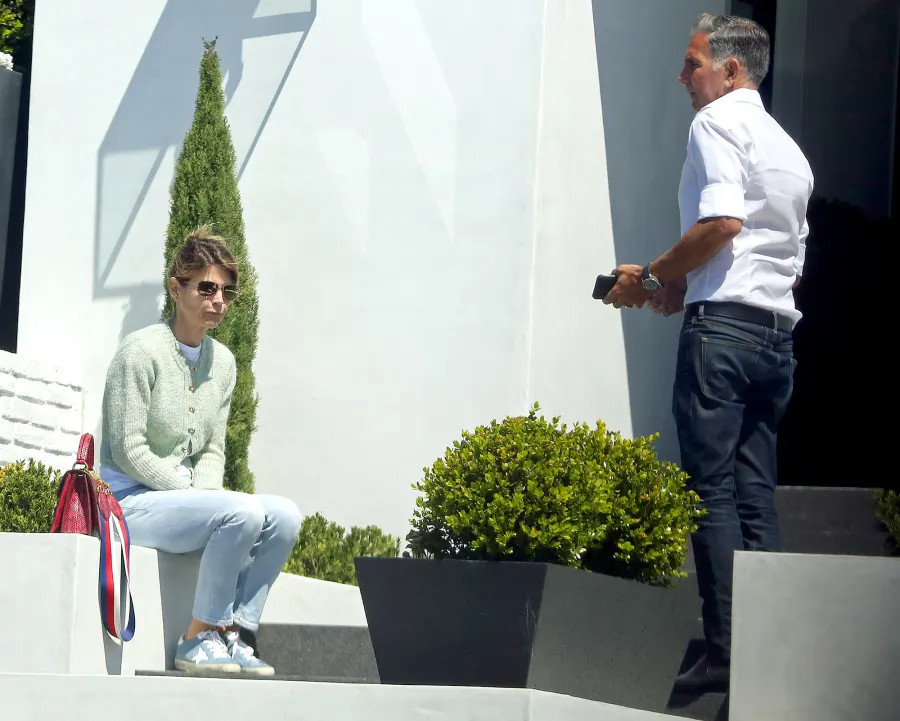 Lori-Loughlin-and-her-husband-Mossimo-Giannulli-martial-troubles