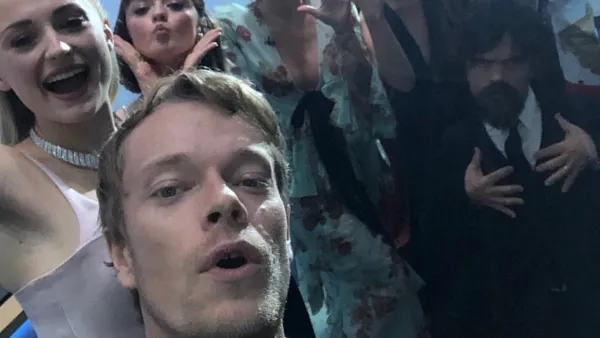 Must-See Selfies Emmys 2019