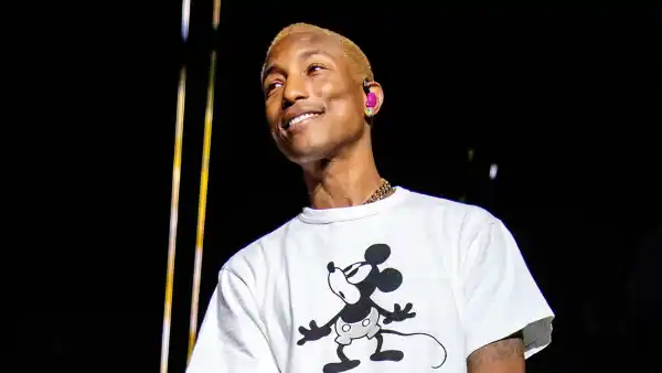 Pharrell Williams Mickey Mouse Shirt Shorts Performing Ear Bud Global Citizen Festival